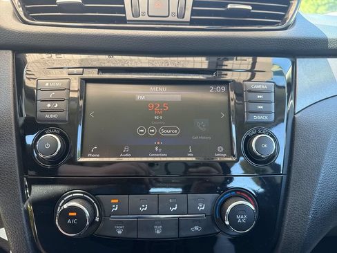 Used 2019 Nissan Rogue Sport S FWD image 16