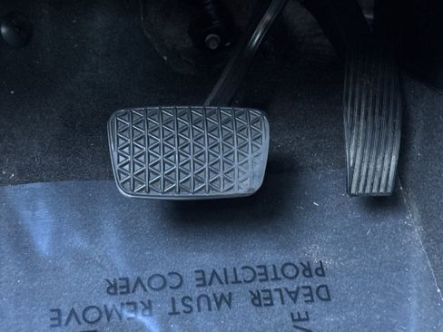 Used 2017 Chevrolet Volt Premier w/ Driver Confidence II Package image 43