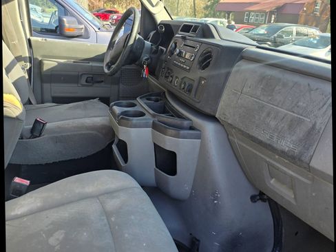 Used 2009 Ford E-350 and Econoline 350 XL image 6