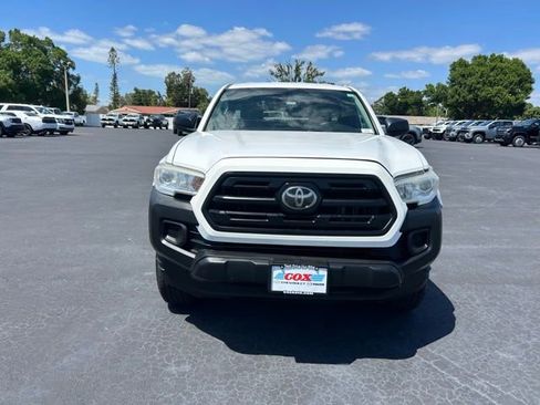 Used 2019 Toyota Tacoma SR image 2