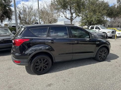 Used 2019 Ford Escape S image 2