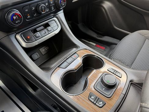 Certified 2023 GMC Acadia SLE w/ Driver Convenience Package FWD image 29