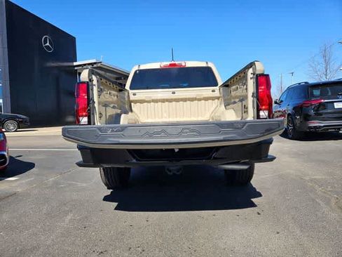 Used 2024 Chevrolet Colorado W/T image 33