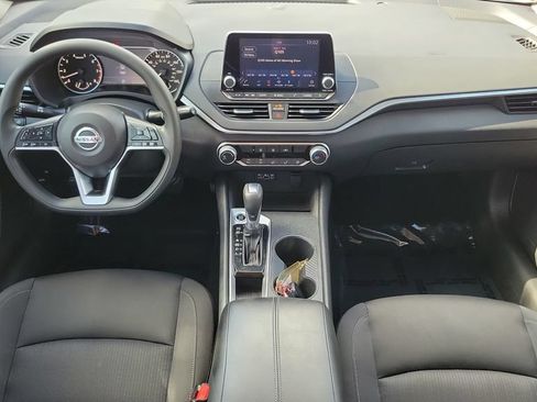 Used 2019 Nissan Altima 2.5 S FWD image 11