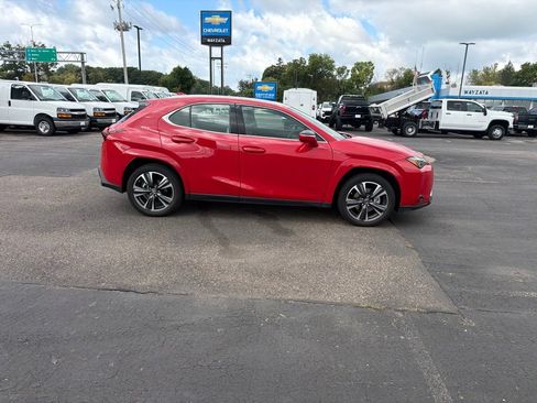Used 2024 Lexus UX 250h AWD w/ Premium Package image 18