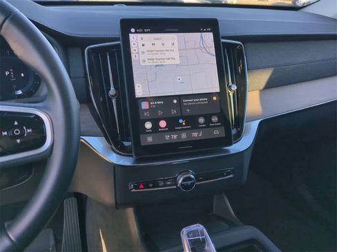 New 2025 Volvo XC90 B5 Core w/ Protection Package Premier image 20