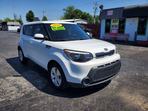 Used 2016 Kia Soul w/ Option Group 020 FWD image 6