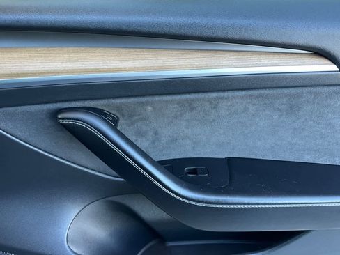 Used 2021 Tesla Model 3 Standard Range Plus image 18