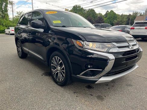 Used 2016 Mitsubishi Outlander SE AWD/4WD image 4