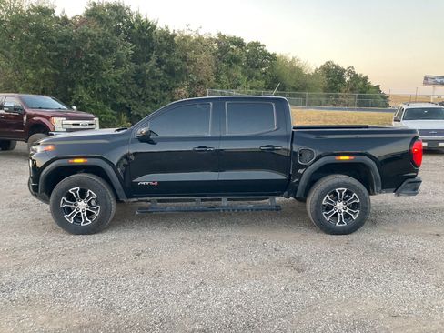 Used 2025 GMC Canyon AT4 AWD/4WD image 2
