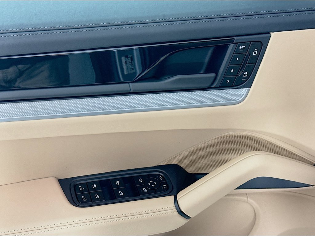 Certified 2026 Porsche Cayenne AWD/4WD image 19