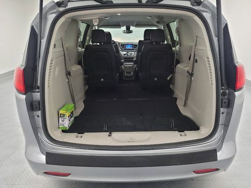 Used 2021 Chrysler Voyager Lxi FWD image 29