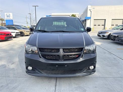 Used 2016 Dodge Grand Caravan R/T image 2