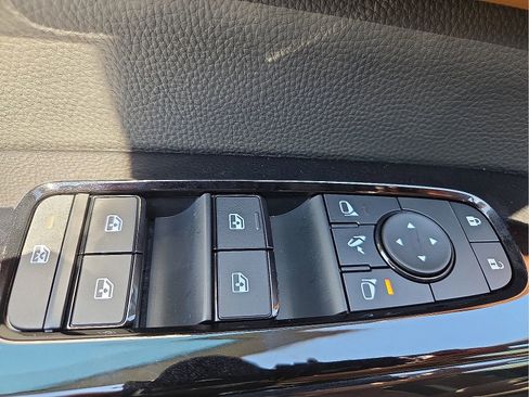 New 2026 Nissan Pathfinder Platinum AWD/4WD image 16