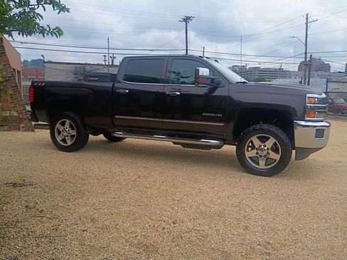 Used 2018 Chevrolet Silverado 2500 LTZ w/ Duramax Plus Package AWD/4WD image 13