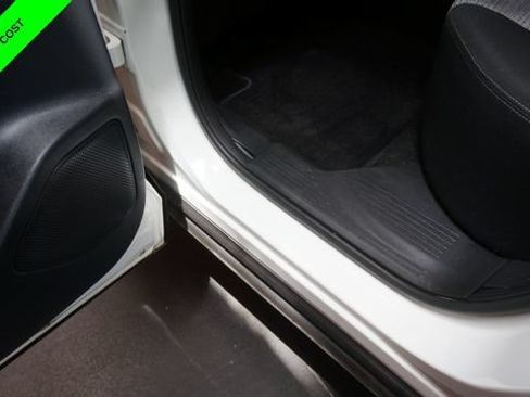 Certified 2023 Nissan Rogue SV AWD/4WD image 38