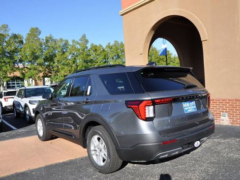 New 2026 Ford Explorer Active w/ Active Comfort Package image 3