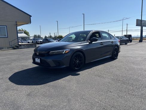 Used 2024 Honda Civic Sport image 3