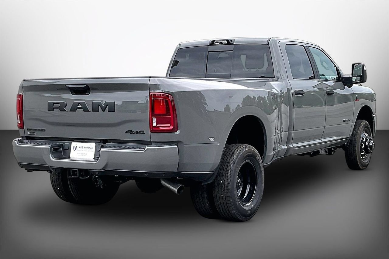 New 2026 RAM 3500 Big Horn AWD/4WD image 8