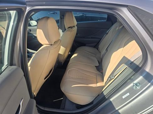 Used 2025 Hyundai Elantra SEL FWD image 30