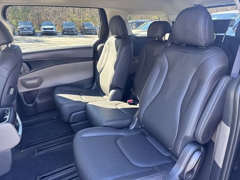 New 2026 Kia Carnival LXS image 12