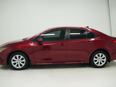 Used 2022 Toyota Corolla LE FWD image 7