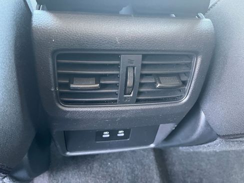Used 2025 Nissan Rogue SV AWD/4WD image 24