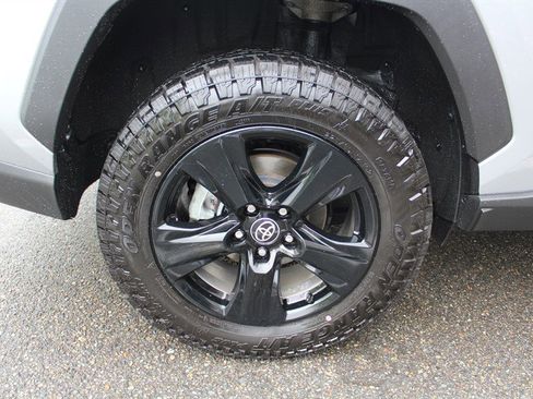Used 2022 Toyota RAV4 XLE AWD/4WD image 24