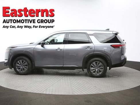 Used 2024 Nissan Pathfinder S image 60