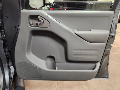 Used 2020 Nissan Frontier SV w/ Midnight Edition Floor Mats image 34
