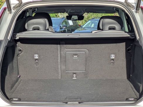 Used 2023 Volvo XC60 B5 Plus w/ Climate Package image 13