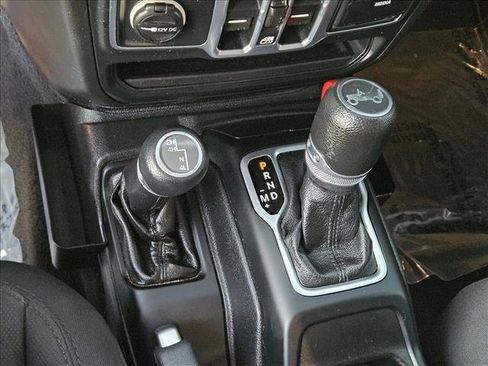 Used 2018 Jeep Wrangler Unlimited Sport S image 12