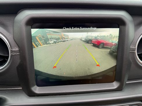 Used 2022 Jeep Wrangler Unlimited Sahara w/ Cold Weather Group image 23