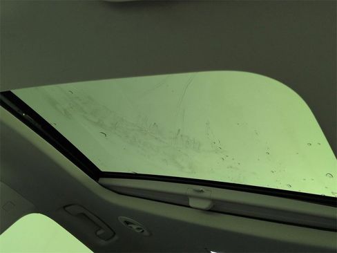 Used 2019 Chevrolet Traverse Premier w/ Redline Edition image 17