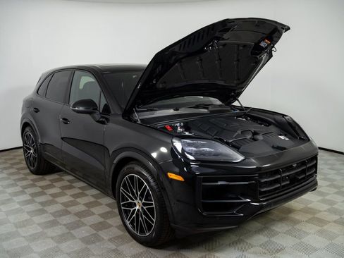 New 2026 Porsche Cayenne Base image 35