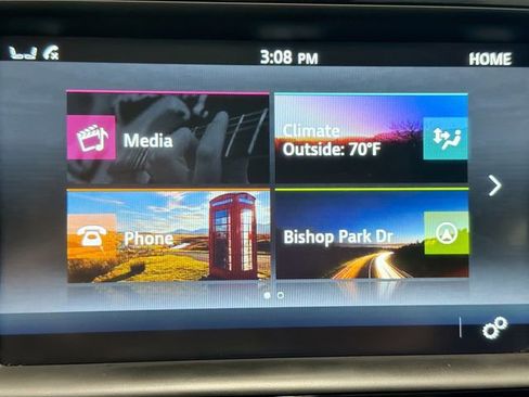 Used 2017 Jaguar F-PACE Premium image 13