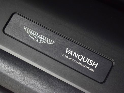 Used 2025 Aston Martin Vanquish image 42