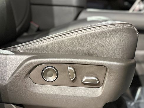 Used 2022 GMC Yukon Denali w/ Denali Ultimate Package image 68