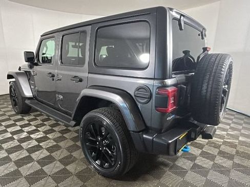 Used 2023 Jeep Wrangler Unlimited Sahara AWD/4WD image 4