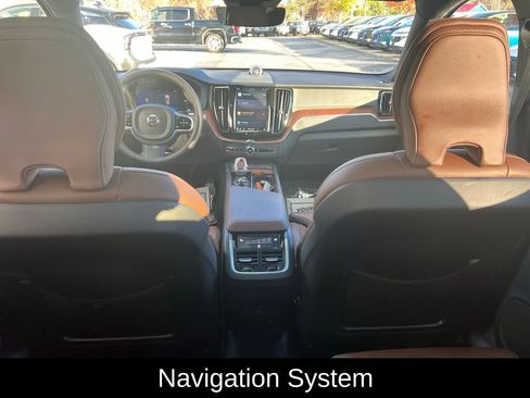 Used 2025 Volvo XC60 B5 Ultra w/ Climate Package image 9