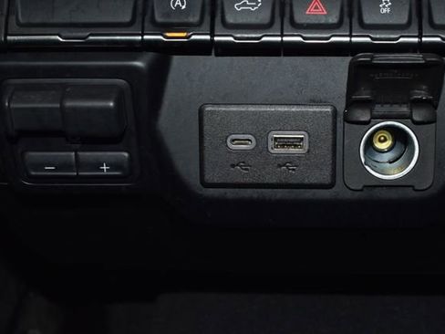 Used 2019 GMC Sierra 1500 SLE w/ SLE Value Package image 20