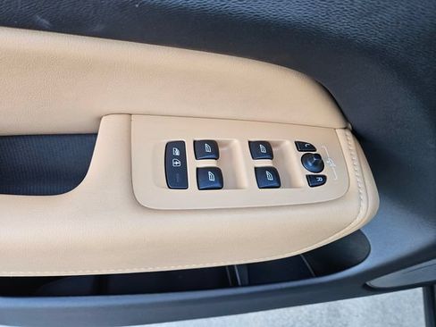 Certified 2023 Volvo XC60 T8 Ultimate AWD/4WD image 22