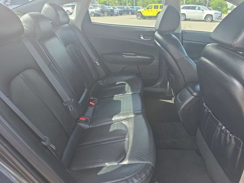 Used 2020 Kia Optima SE FWD image 13