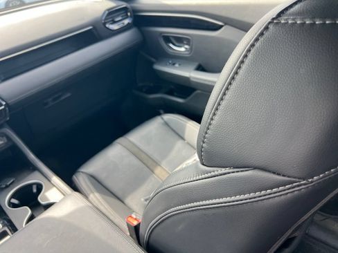 Used 2024 Honda Pilot Touring image 11