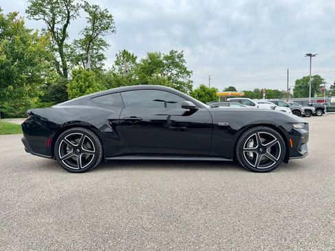 Used 2024 Ford Mustang GT RWD image 7