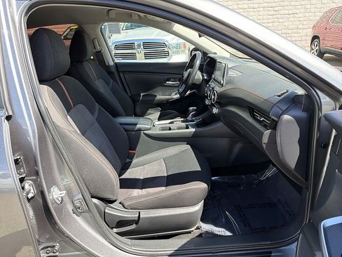 Used 2023 Nissan Sentra SR w/ Trunk Package FWD image 25