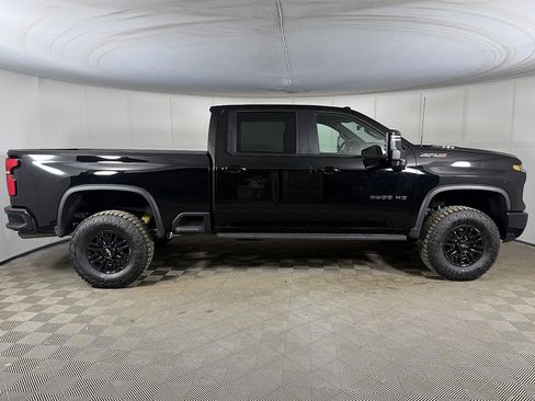 Used 2026 Chevrolet Silverado 2500 ZR2 w/ Snow Plow Prep/Camper Package AWD/4WD image 18