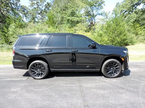 Certified 2024 Cadillac Escalade Sport Platinum w/ LPO, ONYX Package AWD/4WD image 4