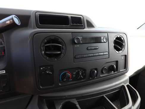 Used 2016 Ford E-350 and Econoline 350 Super Duty image 15