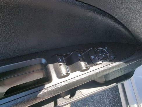 Used 2019 Ford Fusion SEL FWD image 13
